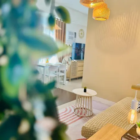 Budget Friendly Staycation Walking Distance To Venice Mall With Netflix And Wifi
